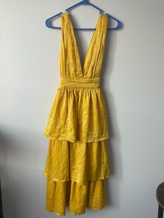 Lulus Dresses & Skirts - Lulu's Golden Yellow Tiered V-Neck Dress